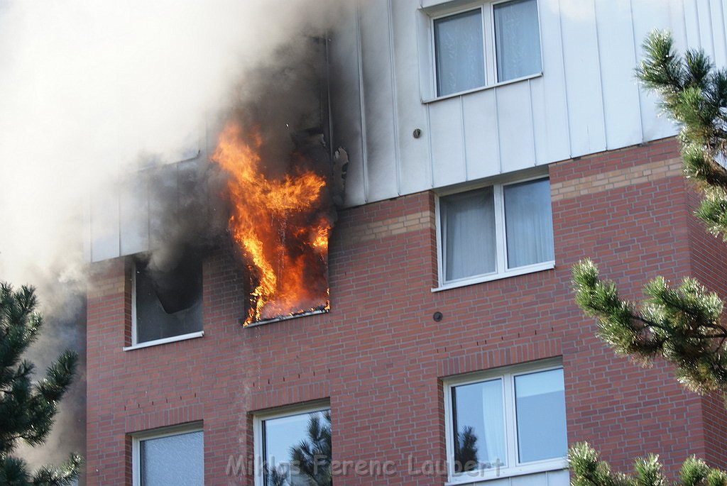 Feuer 3 Vollbrand Kueche Koeln Bucheim Modemannstr P538.JPG